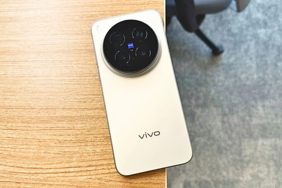 Vivo X300 Pro: Revolutionary 200MP Camera and OriginOS Upgrade